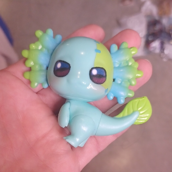 Other - Cute Blue and Green Axolotl Toy Zuru Surprise A-Lot-A Axolotl mini figure